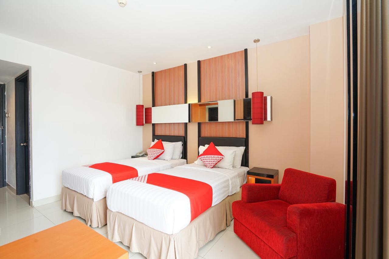 Oyo 197 Prime Royal Hotel Kapasari Buitenkant foto