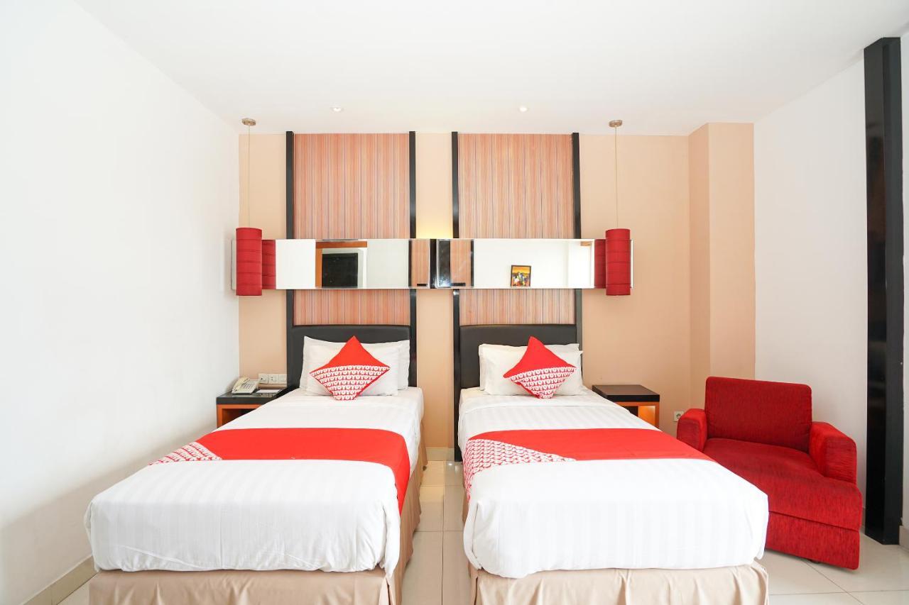 Oyo 197 Prime Royal Hotel Kapasari Buitenkant foto