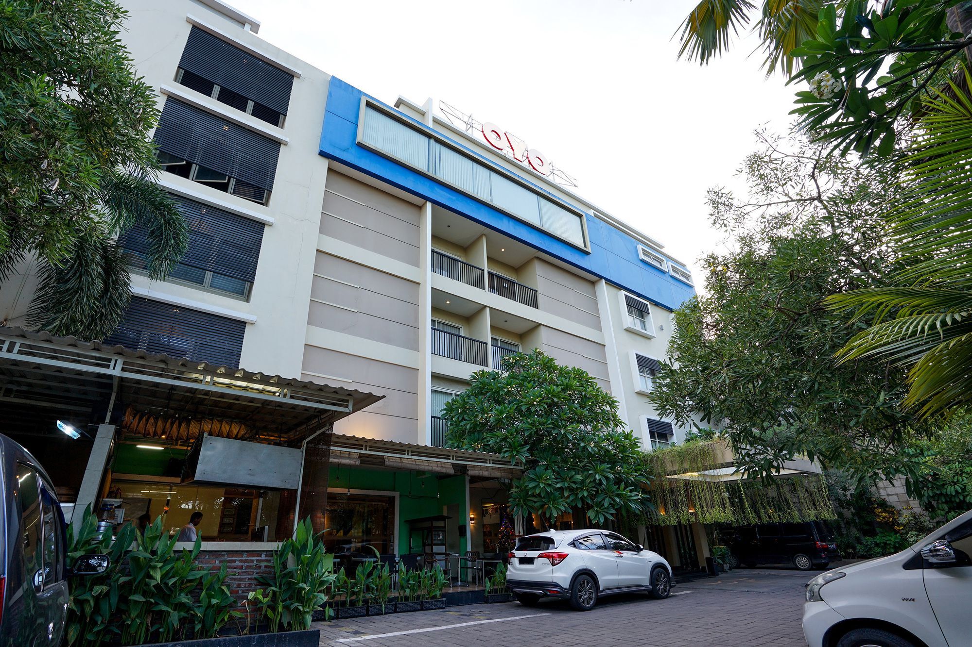 Oyo 197 Prime Royal Hotel Kapasari Buitenkant foto